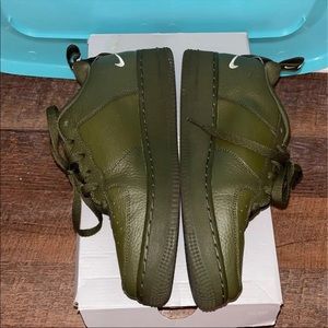 Nike air force 1 lv8 utility Gs grade school 
used 
good condition
